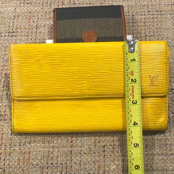 LOUIS VUITTON Sarah International Wallet Yellow epi leather Trifold Full Length - Picture 6 of 14